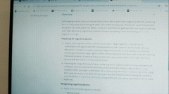 现「模子+学问」的精准决策